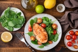 Mediterranean Diet Greatly Reduces Heart Disease Risk in Women